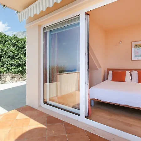 Villa Podgora *